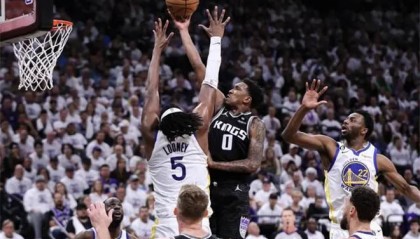  福克斯单节20分爆发国王第三节打崩勇士取得关键胜利