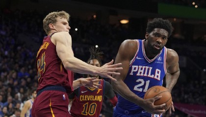  恩比德内线无人可挡，76人碾压尼克斯延续客场强势