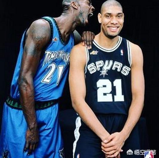  霍勒迪攻防一体雄鹿轻取魔术豪取赛季第四十一胜