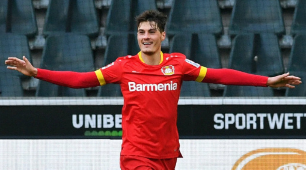  芒特天外飞仙，切尔西客场攻克热刺堡垒